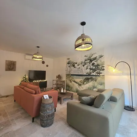 Maison En Pierre Avec Piscine Chauffee A Muratello Villa